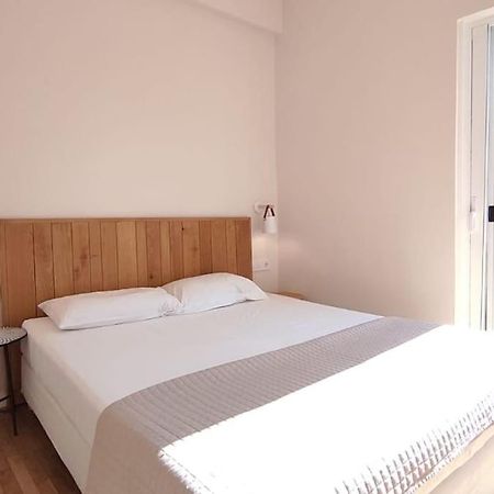 Harmony Suite In The Center Of Каламата Экстерьер фото